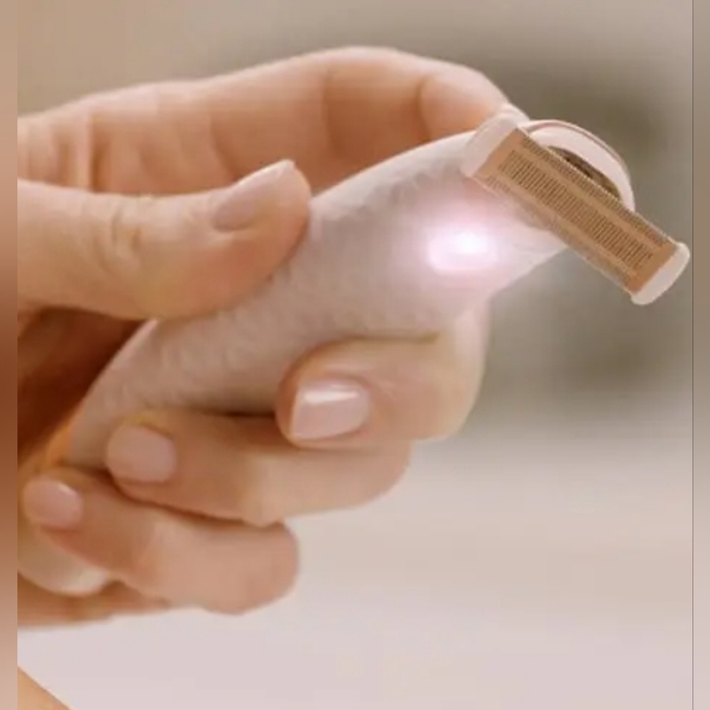 Flawless Nu Razor™ Hair Remover - Picture 13 of 13